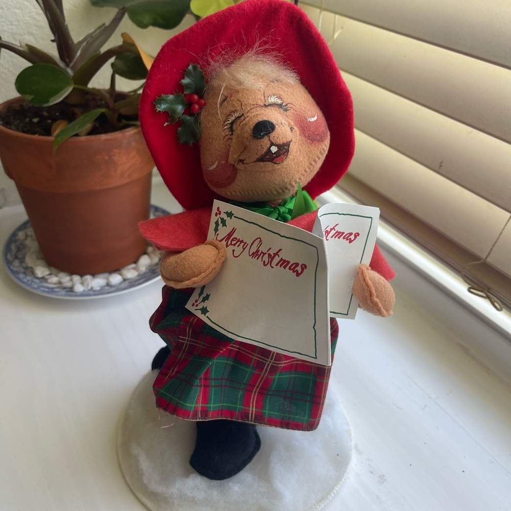 Vintage Annalee Christmas Caroler Bear
